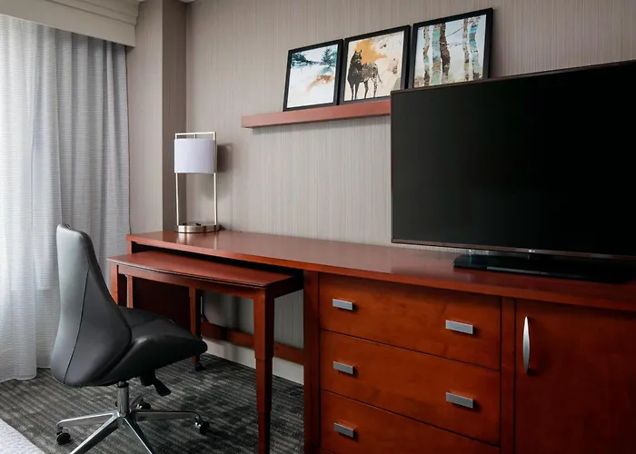 Courtyard By Marriott Denver Airport