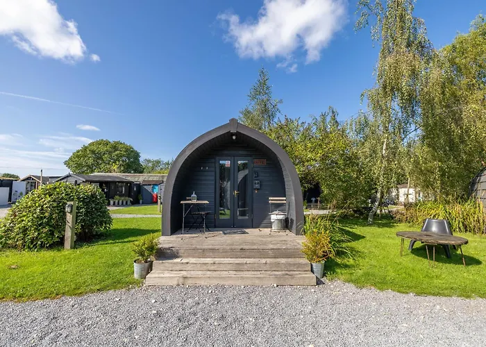 The Little Hide - Adult Only Camping Pods