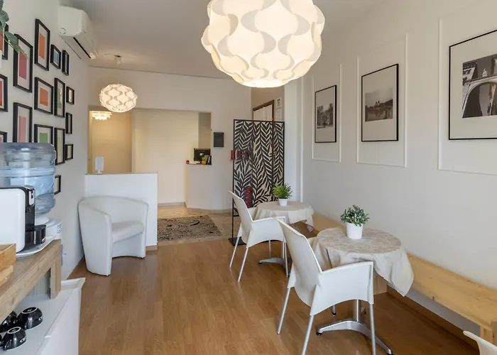 Maricla Boutique Rooms With Balcony & Free Parking