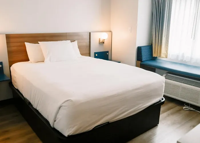 Microtel Inn & Suites By Wyndham Gulf Shores