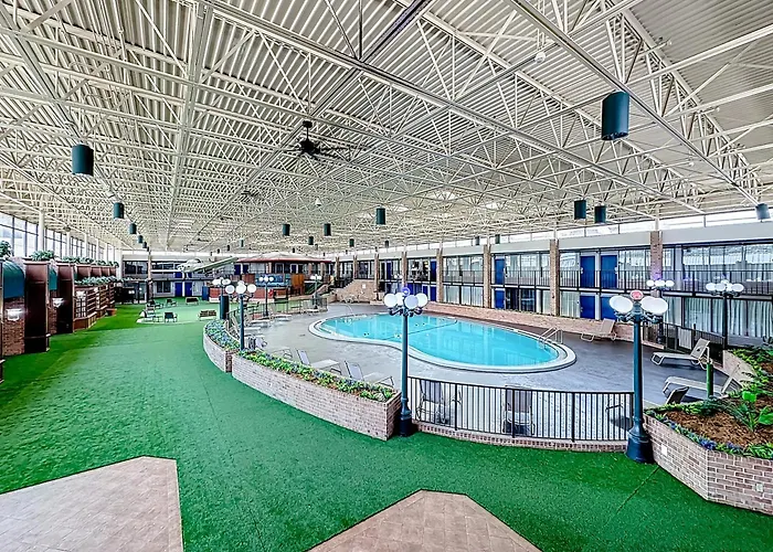 Stayable Jax West
