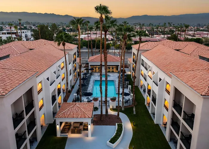 Courtyard By Marriott Palm Springs