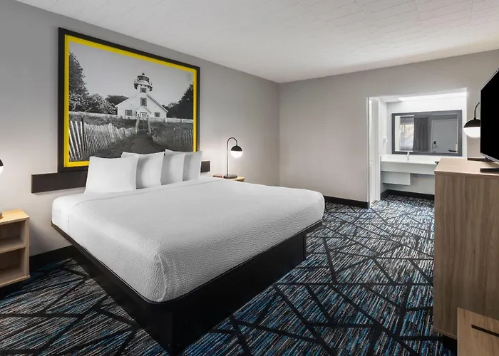 Super 8 By Wyndham Traverse City