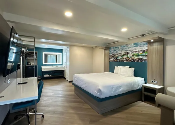 Costa Mesa Inn - Newport Beach Area