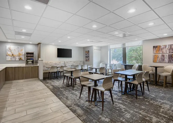 Surestay Plus Hotel By Best Western Chicago Lombard