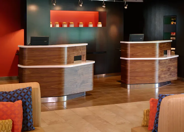 Courtyard By Marriott Lexington North Hotel