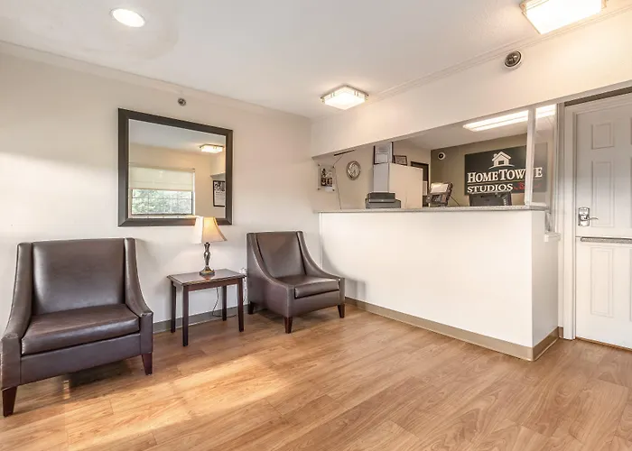 Hometowne Studios By Red Roof Atlanta - Norcross South
