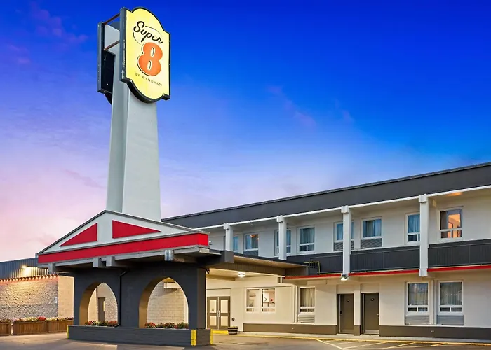 Super 8 By Wyndham Thunder Bay Motel