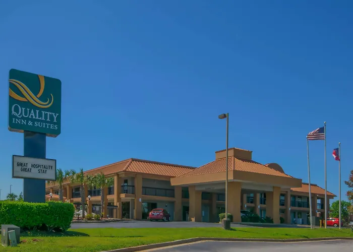 Quality Inn & Suites Near Robins Air Force Base Warner Robins