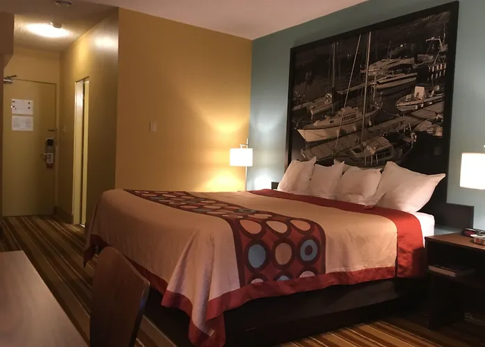 Super 8 By Wyndham Thunder Bay Motel