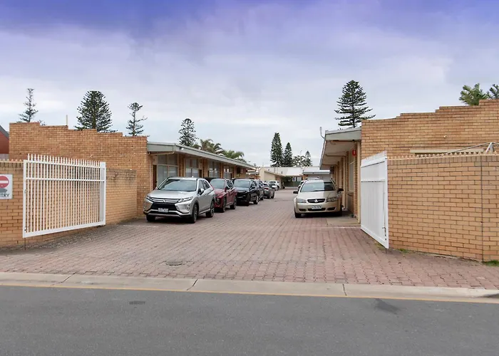 Glenelg Motel