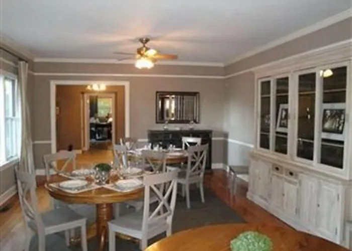 Cinnamon Bear Creekside Inn Sonoma