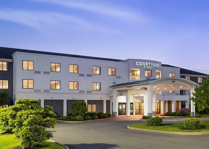 Courtyard By Marriott Kingston