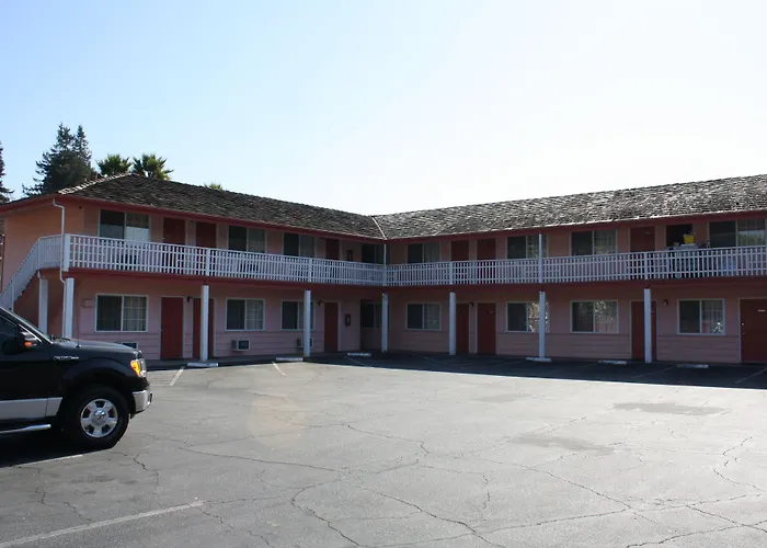 National 9 Motel Santa Cruz