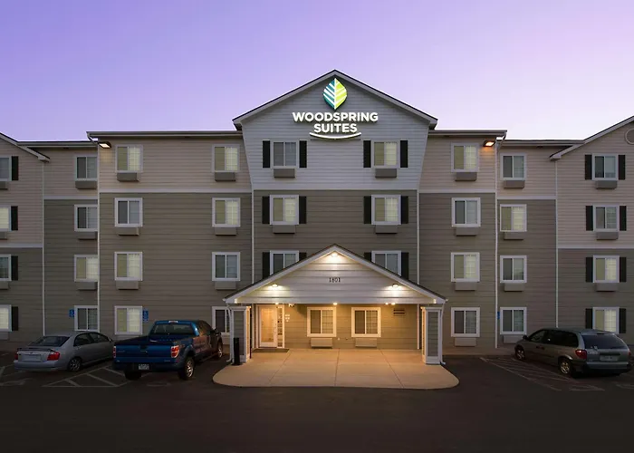 Woodspring Suites Topeka