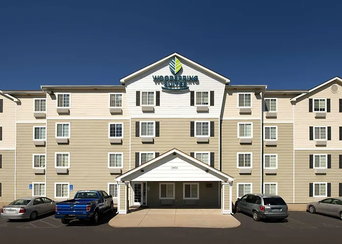 Woodspring Suites Topeka