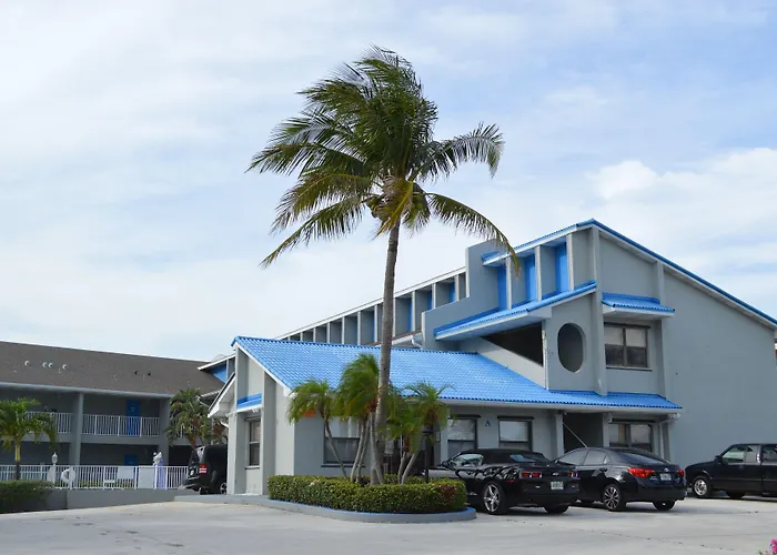Dockside Inn & Resort