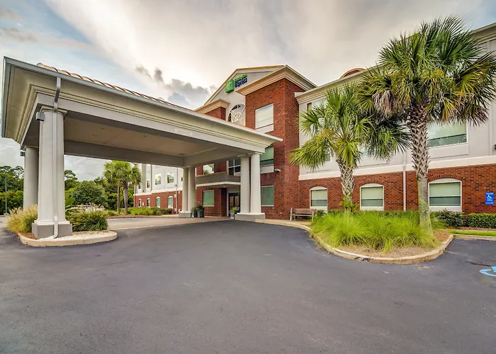 Holiday Inn Express Hotel & Suites Foley By Ihg
