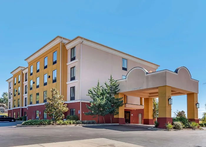 Comfort Inn & Suites Clinton - Jackson West