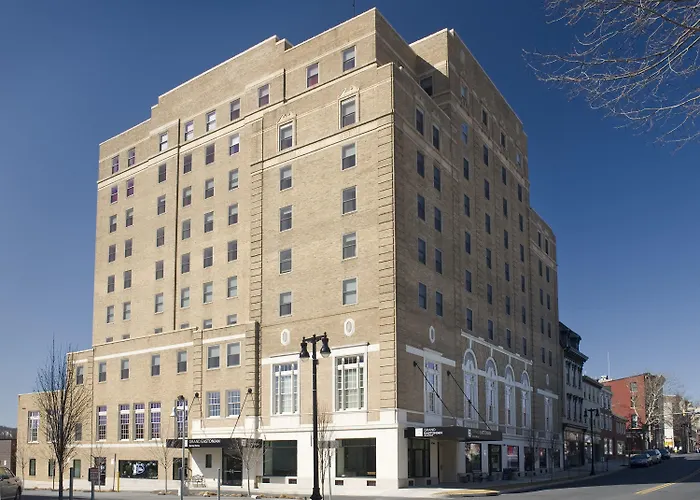 Grand Eastonian Hotel & Suites