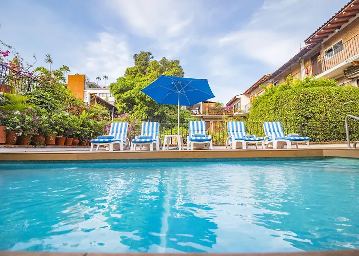 Hotel Posada De Roger - Near Los Muertos Beach