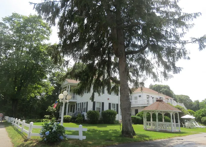 Shoreway Acres Inn & Cape Cod Lodging Falmouth