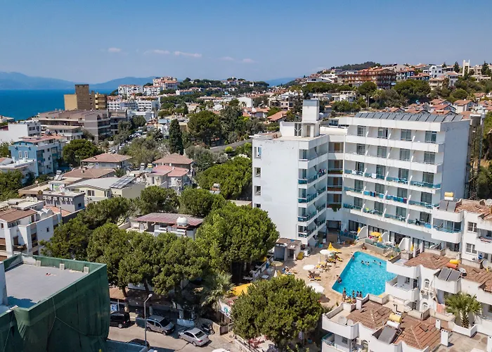 Ponz Hotel
