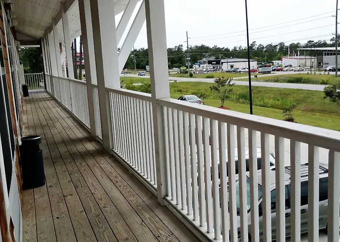 Topsail Shores Inn