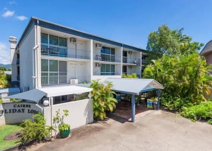 Cairns Holiday Lodge