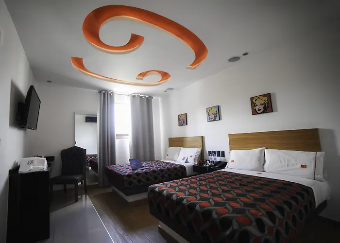 Six Hotel Guadalajara Expiatorio