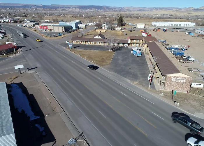 Split Mountain Motel
