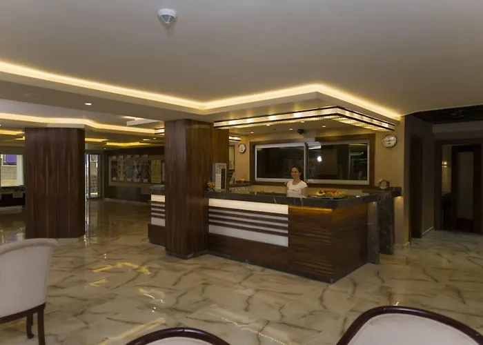 Lavinia Apart & Hotel