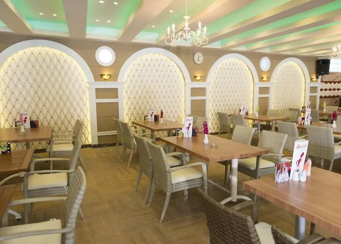Lavinia Apart & Hotel