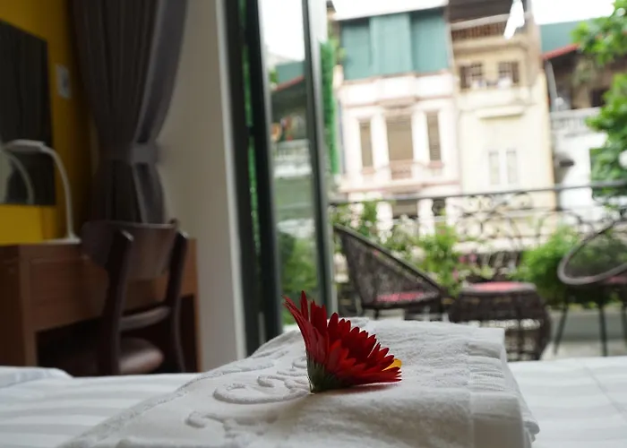 Hanoi La Cascada House & Travel