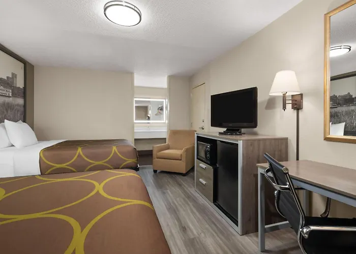 Super 8 By Wyndham Macon West Motel
