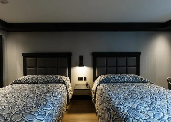 Hotel Le Chablis Cadillac Montreal