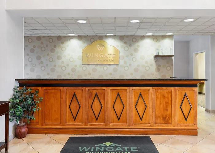 Wingate By Wyndham Destin Hotel