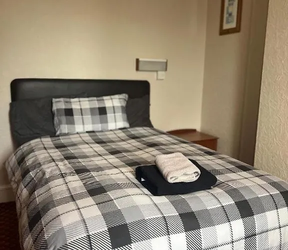 Hylands Hotel Double Room With Shared Bathroom & Free Parking