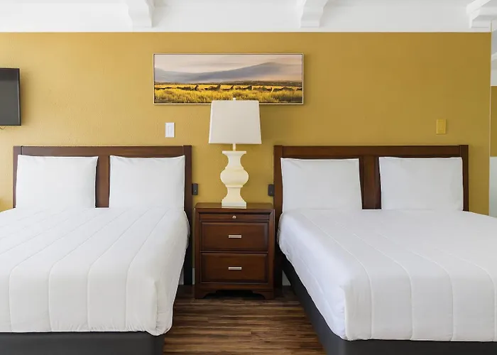 Spinnaker Inn Of Naples