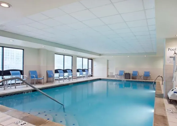 Holiday Inn Express & Suites Cincinnati Riverfront By Ihg
