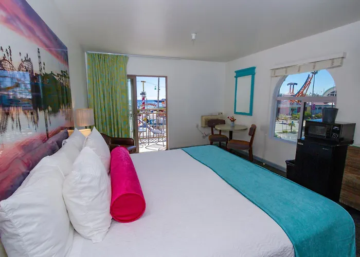 Carousel Beach Inn Santa Cruz