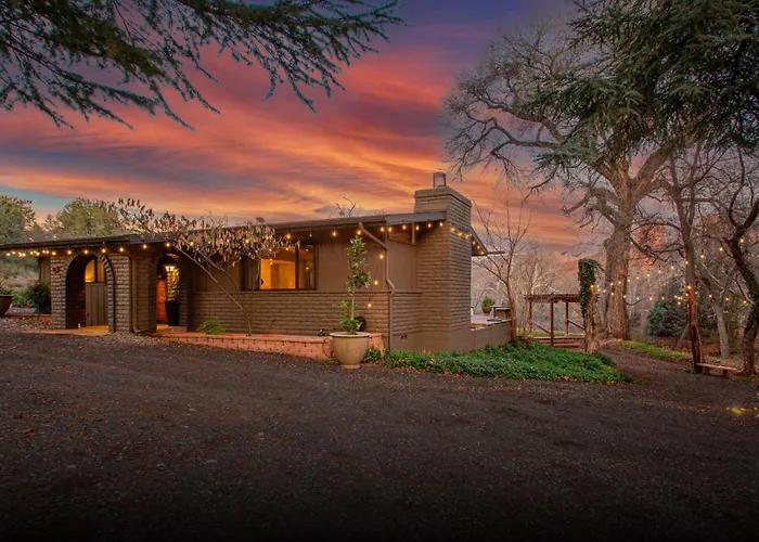 Lantern Light Inn - Romantic Getaway (Adults Only) Sedona