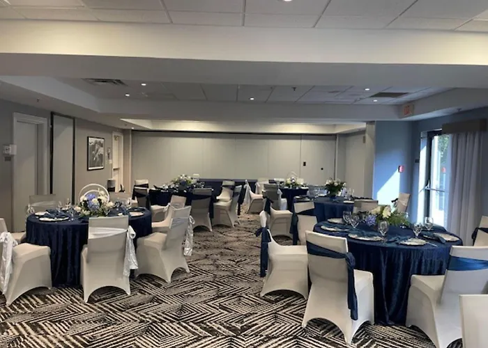 Hyatt Place Charlotte Airport/Lake Pointe
