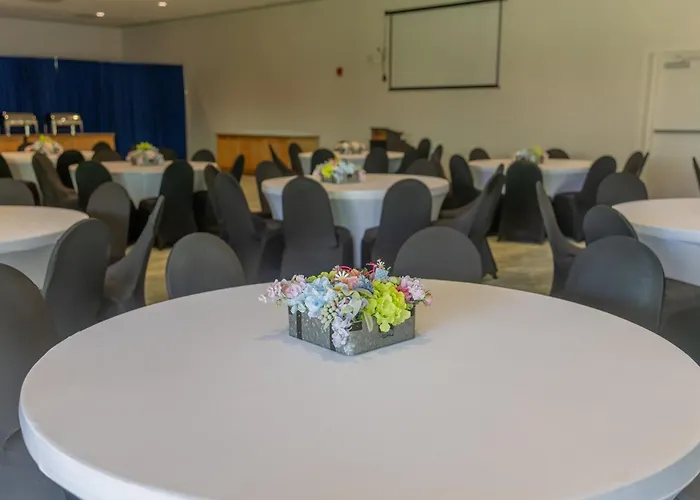 Beachside Hotel & Suites Cocoa Beach - Port Canaveral