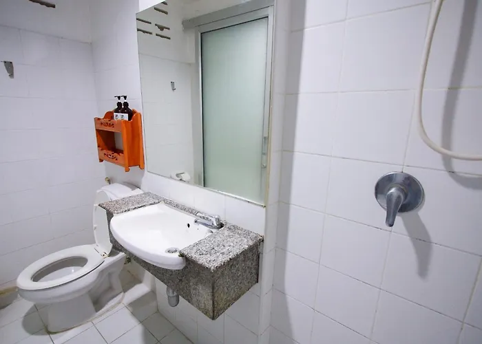 18 Coins Budget Hotel