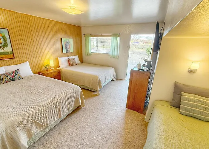 Mokee Motel Bluff