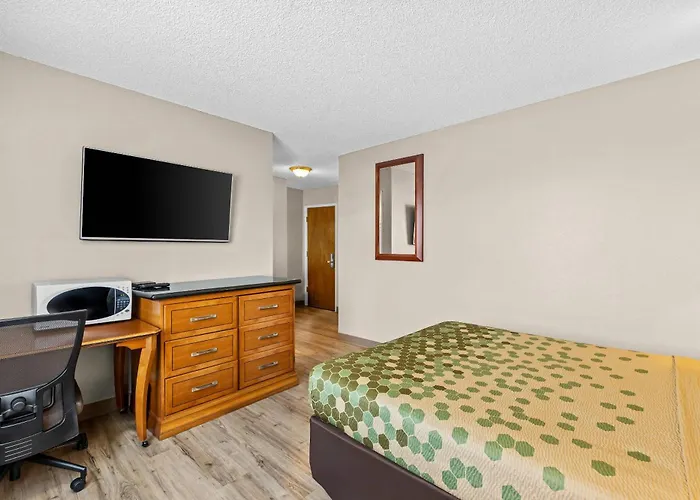 Rodeway Inn & Suites Portland West - Beaverton