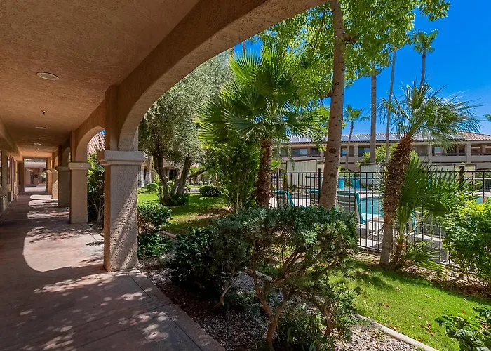 La Fuente Inn & Suites Yuma