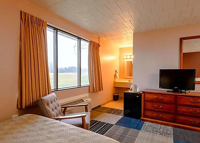 Candlestone Golf And Resort