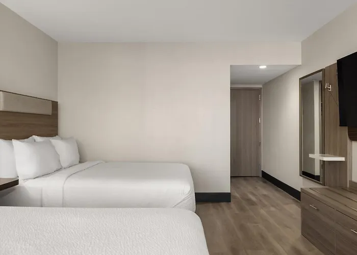Holiday Inn Express & Suites Phoenix - Midtown, An Ihg Hotel